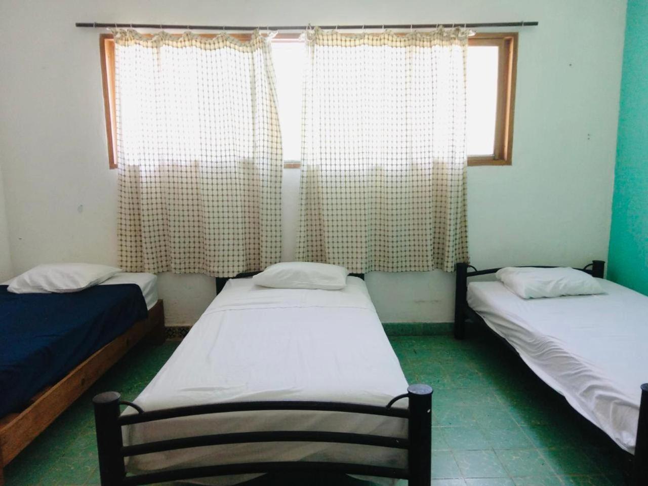 Mayflower Hotel & Hostal Puerto Escondido  Exterior photo
